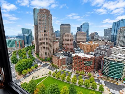 65 E India Row APT 29H