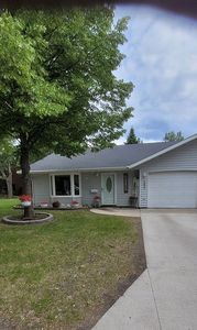 Property at 3957 Dacotah View Ct, Grand Forks, ND