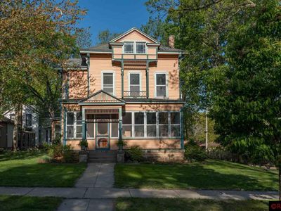 120 Center St