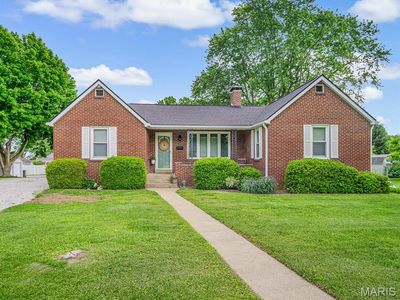Property at 700 Waterloo Dr, Waterloo, IL