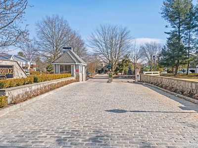 2 Lakebridge Drive #2