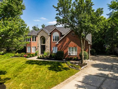 13701 Oak Tree Ln