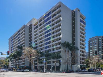 600 W 9th St APT 1214