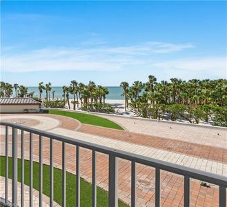 8111 Bay Colony Dr APT 104