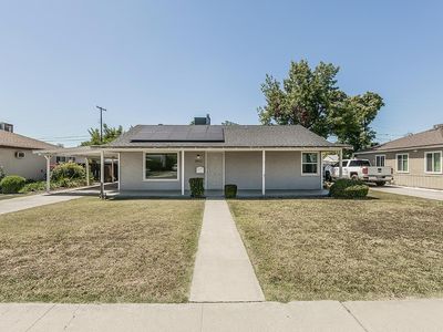 2053 Mayfair Dr E