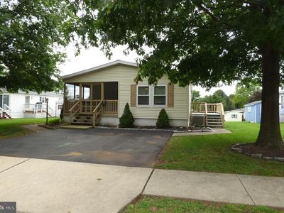 619 Mimosa St