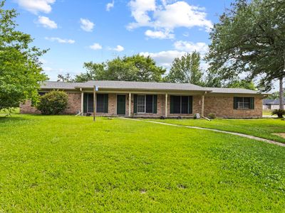105 Pinewood Dr