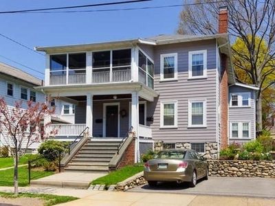13-15 Columbia St