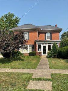 176 S Main St
