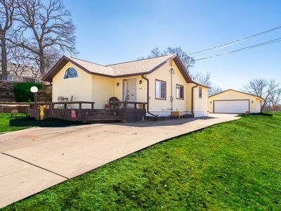 213 N 15th Ave W