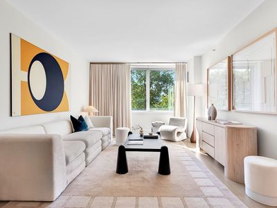 20 River Ter APT 4J