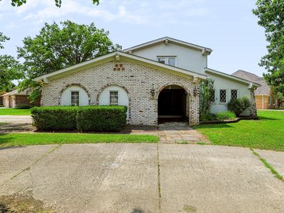 8402 Gallant Fox Dr