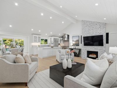 1024 Marilyn Dr