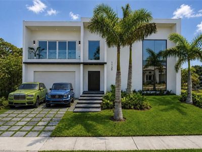 1135 Bluebird AVE