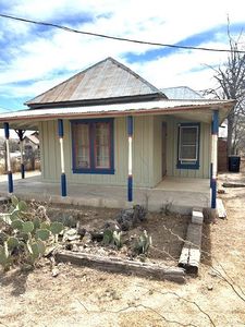 Property at 404 E Hackberry St, Sanderson, TX