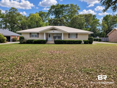 411 W Persimmon Ave