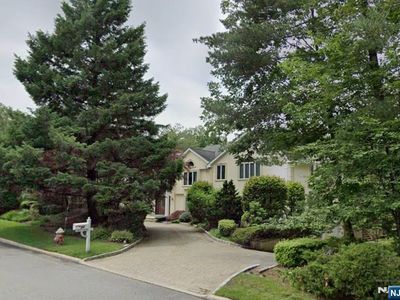 66 Adams Dr