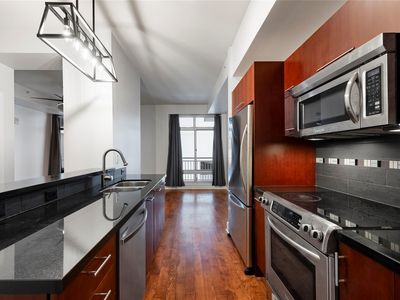 603 Davis St APT 708