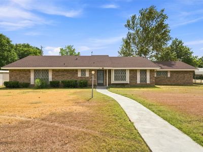 Property at 101 W Avenue G, Valley Mills, TX