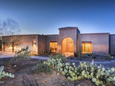 2064 W Granite Springs Pl