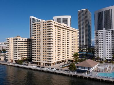 1833 S Ocean Dr APT 808