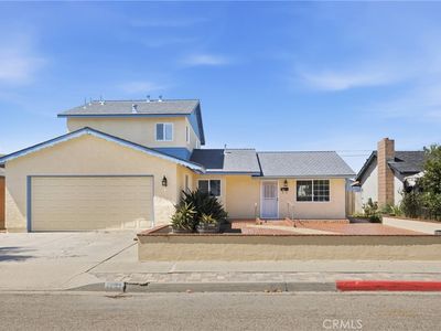 1121 E Lemon Ave