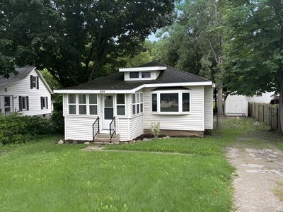 Property at 309 W Riverside Dr, Ionia, MI