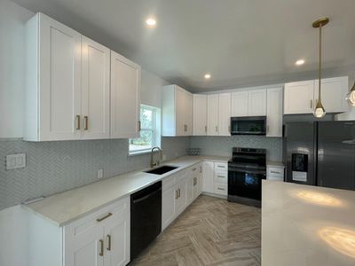 31 Heathrow Ln
