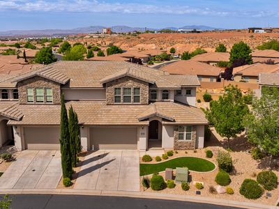 999 N Casitas Hill Loop