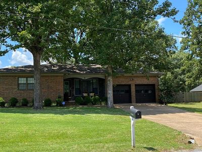 8 Barrett Ln
