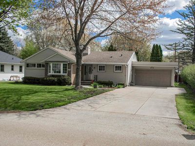 1967 Palisades Dr