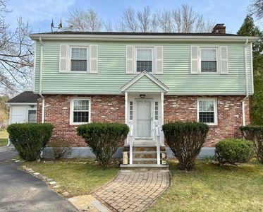 54 River St