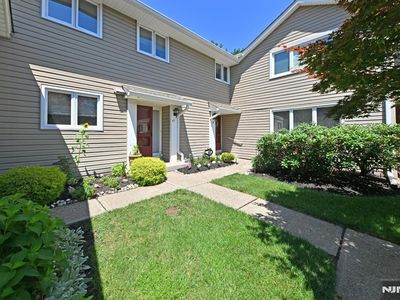 60 Sunset Ct