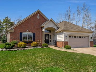 40 Collins Ct