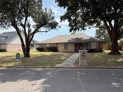 3805 Sunhill Dr