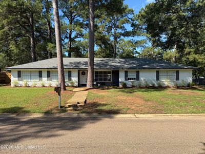 33 Pebble Hill Dr