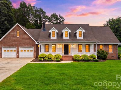 920 Barrington Dr NE