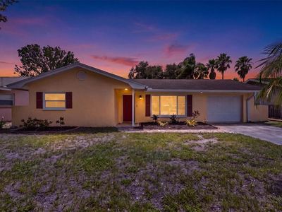 1707 HIBISCUS CIRCLE N