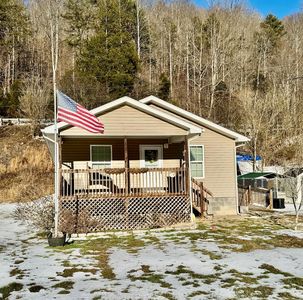 54 Stambaugh Estates Dr