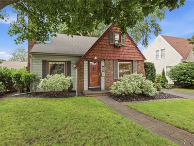 252 Thorncliffe Dr