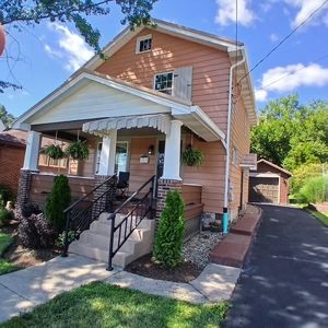 110 W Garfield Ave