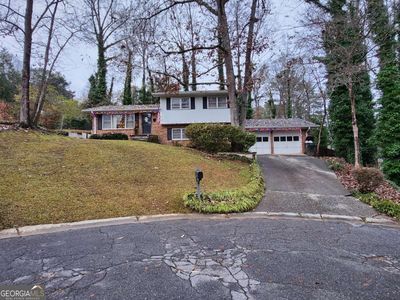 90 Elm Dr