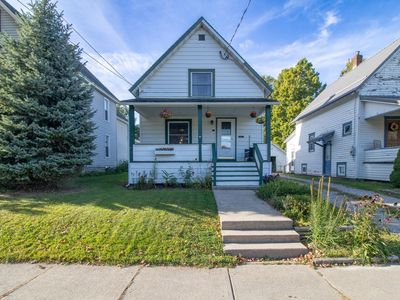137 Rowley St