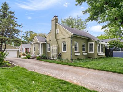 1520 Kessler Boulevard E Dr