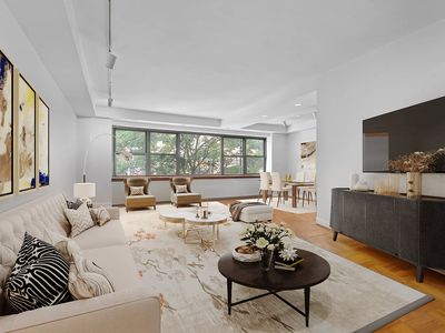 45 E 72nd St APT 8B