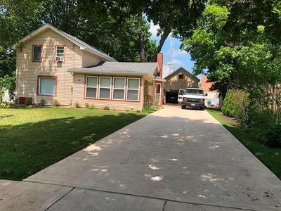 219 W 4th St