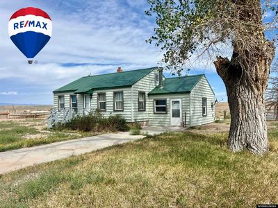 Property at 6 Windy Flat Dr, Kinnear, WY