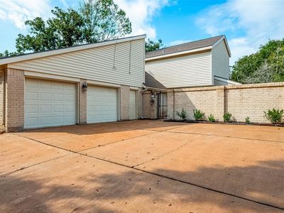 2726 Kissing Camel Ct