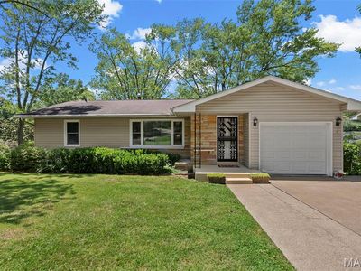 1301 Carolyn Dr