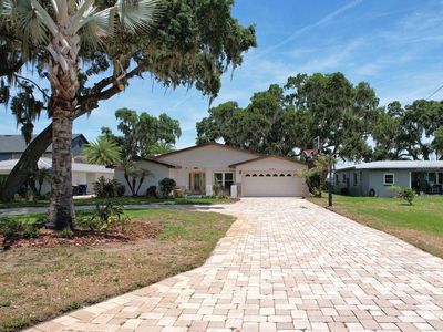 2240 Lake Ariana Blvd